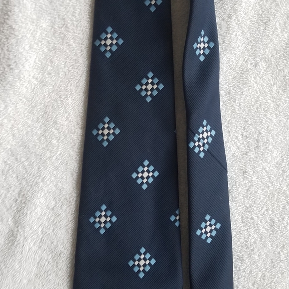 Gimbels by Prince Igor Burma Necktie / Suit Tie in Dark Blue with Squares - Picture 4 of 14